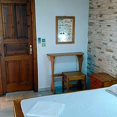 Evi & Hotel Naxos City