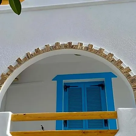 Evi & * Naxos City