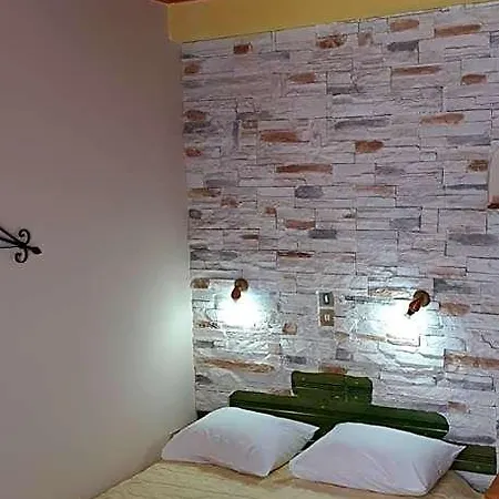 Evi & Hotel *