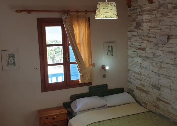 Ξενοδοχείο Evi & *